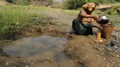 পাহাড়ে পানির সংকট: অকেজো কল, ঝিরি শুকিয়ে যাওয়ায় নারী-শিশুদের দুর্ভোগ