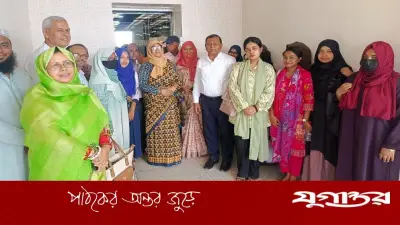 শিক্ষা সচিবের আকস্মিক পরিদর্শন: কর্মদক্ষতা ও শিক্ষার্থীদের দক্ষতা উন্নয়নে জোর