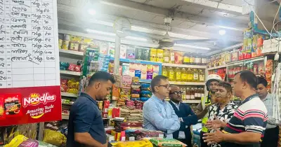 বাণিজ্যমন্ত্রীর হঠাৎ বাজার পরিদর্শন: ভোজ্যতেলের সরবরাহ ও দাম পরিস্থিতি পরীক্ষা