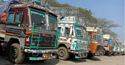 বেনাপোল স্থলবন্দরে লোহার শিটের নিচে চাপা পড়ে এক শ্রমিক নিহত, আহত আরেকজন