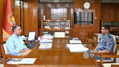 বিমান বাহিনী প্রধান ও প্রধানমন্ত্রীর সাক্ষাৎ, বান্দাইখাড়া বাজারে অগ্নিকাণ্ডে ৯ লাখ টাকা ক্ষতি