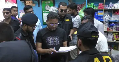 যশোরে ভোজ্যতেল মজুতের অভিযানে ৪৩ হাজার লিটার তেল জব্দ, মালিক জরিমানা