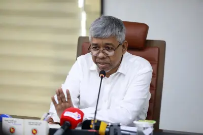 এনবিআর চেয়ারম্যানের ঘোষণা: নিয়মিত কর দিয়ে বিদেশ থেকে টাকা আনা যাবে, কালোটাকা সাদা করার পথ বন্ধ