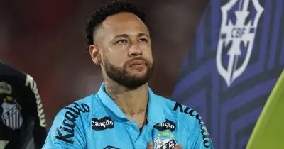 বিশ্বকাপের স্বপ্নে নেইমারের গোপন অস্ত্রোপচার: হাঁটু সারিয়ে আনচেলত্তির দলে জায়গা পেতে তৎপর