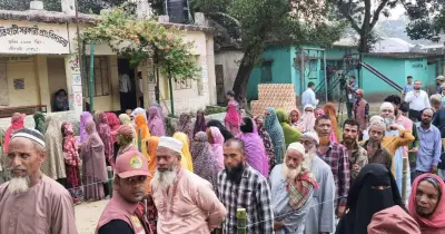 শেরপুর-৩ আসনে উৎসবমুখর পরিবেশে ভোটগ্রহণ চলছে, নারী ভোটারদের উপস্থিতি বেশি