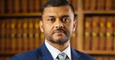 সুপ্রিম কোর্ট সচিবালয় অধ্যাদেশ বাতিল: শিশির মনিরের তীব্র প্রতিবাদ, কালো ব্যাজ পরার আহ্বান