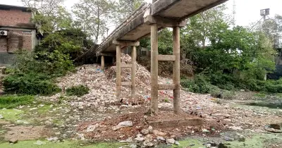দিনাজপুরের ছোট যমুনা নদী: অস্তিত্ব সংকটে, ময়লা-আবর্জনায় ভাগাড়ে পরিণত