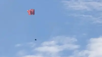 নাসার আর্টেমিস-২ অভিযানের নভোচারীরা প্রশান্ত মহাসাগরে নিরাপদে অবতরণ করেছেন