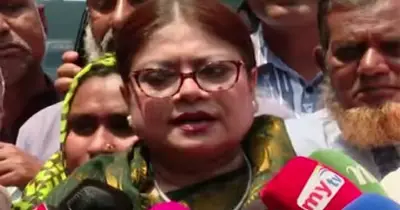 সংরক্ষিত নারী আসনে মনোনয়ন ফরম নিতে বিএনপি কার্যালয়ে কনকচাঁপার ওপর হট্টগোল