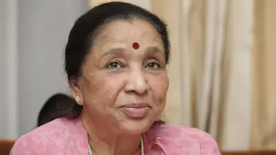 ৯২ বছর বয়সে চলে গেলেন কিংবদন্তি গায়িকা আশা ভোসলে, মুম্বাইয়ে রাষ্ট্রীয় মর্যাদায় শেষকৃত্য