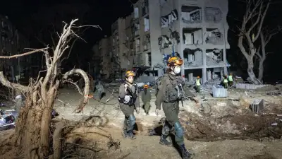 নিলামে বালু উধাও, ব্যাংকের বিরুদ্ধে শাস্তি, আইপিএলে মোবাইল তদন্ত, রিয়ালে টনি ক্রুস ফিরছেন