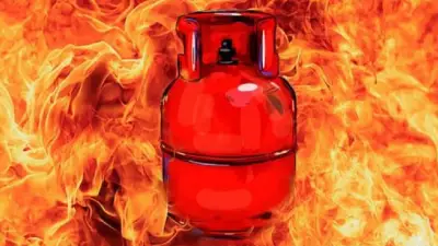 সিলিন্ডার বিস্ফোরণে দগ্ধ গৃহবধূ, অবৈধ মাটি কাটায় জরিমানা, শ্রমিকের মৃত্যু ও ক্রীড়া সংবাদ