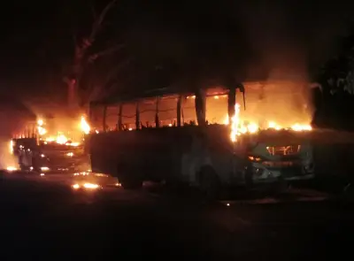 চট্টগ্রাম-কাপ্তাই সড়কে বাস-অটোরিকশা সংঘর্ষে চালক নিহত, বিক্ষোভে দুটি বাসে আগুন