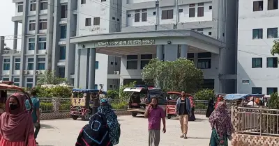 দিনাজপুর মেডিকেলে রোগীর মৃত্যুতে ধাক্কাধাক্কি, ইন্টার্ন চিকিৎসকদের কর্মবিরতিতে সেবা ব্যাহত