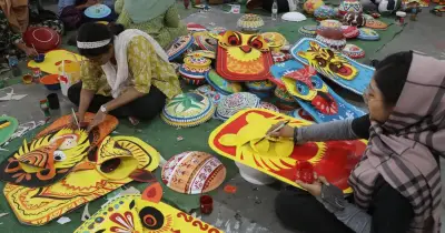 রাজশাহীতে বৈশাখী শোভাযাত্রা প্রস্তুতি: যুদ্ধ-জ্বালানি সংকটের বার্তা ও শখের হাঁড়ির কারুশিল্প