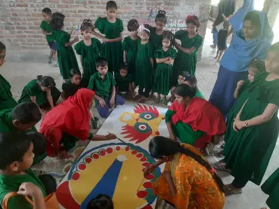 বৈশাখের রঙে সেজেছে শিশুপল্লী প্লাস, মা ও শিশুদের মোটিভ তৈরিতে ব্যস্ততা