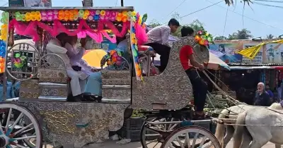 লক্ষ্মীপুরের রায়পুরে মসজিদ খাদেমের ২০ বছর শেষে ঘোড়ার গাড়িতে রাজকীয় বিদায়