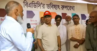 প্রধানমন্ত্রী তরিক রহমানের উপস্থিতিতে টাঙ্গাইলে কৃষকের কার্ড বিতরণ ও কৃষি মেলার উদ্বোধন