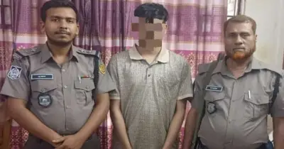 ঢাকার সূত্রাপুরে ভুয়া গোয়েন্দা পুলিশ পরিচয়ে ১১ লাখ টাকা আত্মসাতের ঘটনায় এক প্রতারক গ্রেফতার