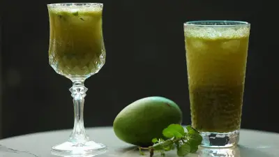 গরমে প্রশান্তি: কাঁচা আম ও পুদিনার শরবত তৈরির সহজ রেসিপি