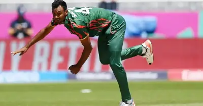 শরিফুলের বলেই প্রথম উইকেট, সতর্ক শুরু নিউজিল্যান্ডের