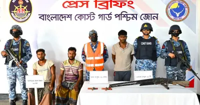 সুন্দরবনে কোস্ট গার্ডের অভিযানে জেলেদের উদ্ধার, জলদস্যু গ্রেপ্তার