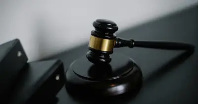 সংসদে প্রকাশ: নিম্ন আদালতে ৪০ লাখের বেশি মামলা ঝুলে আছে, বিচারব্যবস্থায় সংকট