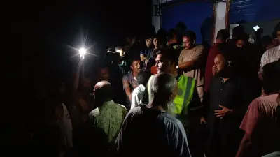 বাগমারায় অস্ত্রসহ কিশোর আটক: উদ্ধারে গিয়ে পুলিশ অবরুদ্ধ, পরে অতিরিক্ত বাহিনী উদ্ধার করে