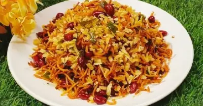 ঘরেই তৈরি করুন ম্যাগি নুডলসের চানাচুর: টক-ঝাল-মচমচে নাস্তা