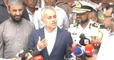 শিপিং মন্ত্রী রবিউল আলমের গুরুত্বপূর্ণ ঘোষণা: হরমুজ প্রণালীতে আটকে থাকা জাহাজ ও জ্বালানি সংকট নিয়ে কথা