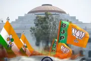 পশ্চিমবঙ্গ বিধানসভা নির্বাচনে তৃণমূল-বিজেপির তীব্র লড়াই, জরিপে অনিশ্চয়তা
