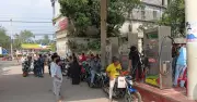 জ্বালানি তেলের দাম বাড়লেও ফিলিং স্টেশনে ভোগান্তির অবসান হয়নি, দেশজুড়ে দীর্ঘ অপেক্ষা চলছে