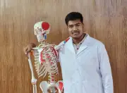 অদম্য মেধাবী সামাউল ইসলাম: করোনায় বাবার সঙ্গে সবজি ব্যবসা, এখন ডাক্তারি পড়ছেন