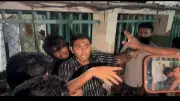 শাহবাগ থানার সামনে ডাকসু নেতার ওপর হামলার অভিযোগ