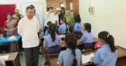 প্রধানমন্ত্রীর সাথে বিয়াম স্কুলের শিশুদের খুনসুটি