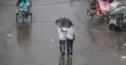 দীর্ঘ তাপপ্রবাহের পর রাজধানীতে বৃষ্টি, স্বস্তি ফিরেছে