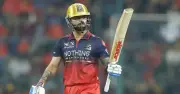 আইপিএলে প্রথম ব্যাটার হিসেবে ৯ হাজার রানের মাইলফলক স্পর্শ করলেন কোহলি