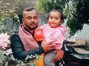 রাজবাড়ীতে বজ্রপাতে পিতার মৃত্যু, কোলের শিশু বেঁচে গেল