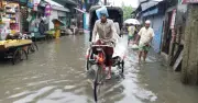 বরিশালে ভারি বৃষ্টি, জলাবদ্ধতায় দুর্ভোগ