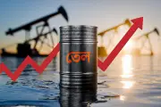 ইরানের ওপর দীর্ঘমেয়াদি অবরোধের প্রস্তুতি যুক্তরাষ্ট্রের, বাড়ছে তেলের দাম