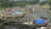 জেলেদের ঘরে অভাব, দাদনের ভয় আর শূন্য জাল