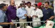 স্বাস্থ্যমন্ত্রীর হাসপাতাল পরিদর্শন: কদমতলী বিস্ফোরণে দগ্ধদের দেখতে