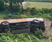 ফরিদপুরের ভাঙ্গায় সড়ক দুর্ঘটনায় ২ নিহত, ২৯ আহত