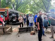 চট্টগ্রাম বিশ্ববিদ্যালয়ে শিক্ষার্থী মারধরের প্রতিবাদে সড়ক অবরোধ, উপাচার্যের আশ্বাসে অবরোধ প্রত্যাহার