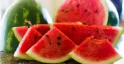 তরমুজের খোসা ও বীজের গুণাগুণ: শরীর ঠাণ্ডা রাখার পাশাপাশি স্বাস্থ্য উপকারিতা