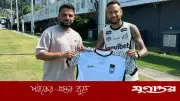 ব্রাজিলে বাংলাদেশের জার্সি হাতে নেইমার, আনন্দে ভাসলেন ফুটবল তারকা