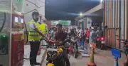 রাজধানীতে তেলের জন্য ১১ ঘণ্টার লাইন: পাঠাও চালক ইকবালের ঈদ যাত্রার মতো অভিজ্ঞতা