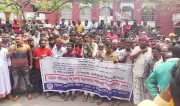 ৯ দফা দাবিতে বরিশালে ব্যাটারিচালিত যান শ্রমিকদের সমাবেশ ও বিক্ষোভ মিছিল অনুষ্ঠিত