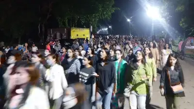 জাবিতে ধর্ষণচেষ্টার প্রতিবাদে নারী শিক্ষার্থীদের বিক্ষোভ, প্রক্টরের পদত্যাগ দাবি