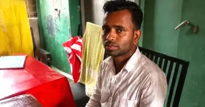 শিক্ষার্থীর মাথায় বরফজমা বোতলের আঘাত: শিক্ষক গ্রেপ্তার
